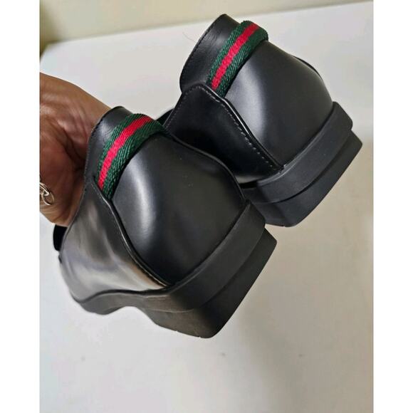 Gucci Black Leather Sz10B Slipon Loafers. Designer. SIZE RUNS SMALL!
Minimalist - Picture 3 of 16